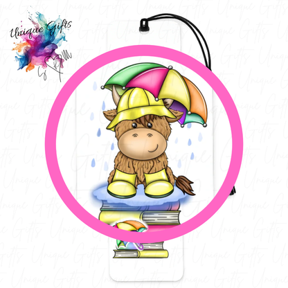 Highland cow rainy day bookmark close up – charming rainy design, personalised cow gift