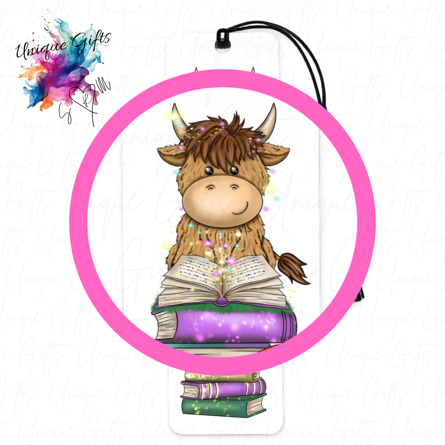 Highland cow reading bookmark close up – adorable reading design, personalised book lover gift